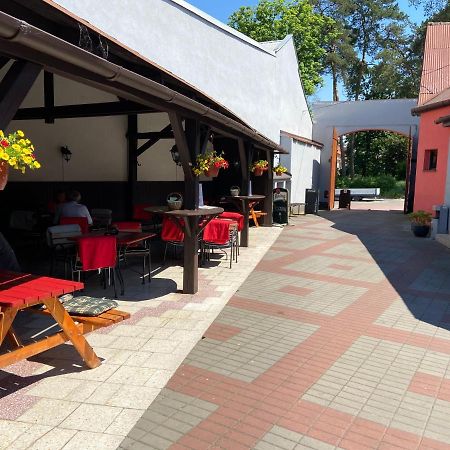 Penzion A Restaurace Na Jizdarne Kromieryż Zewnętrze zdjęcie